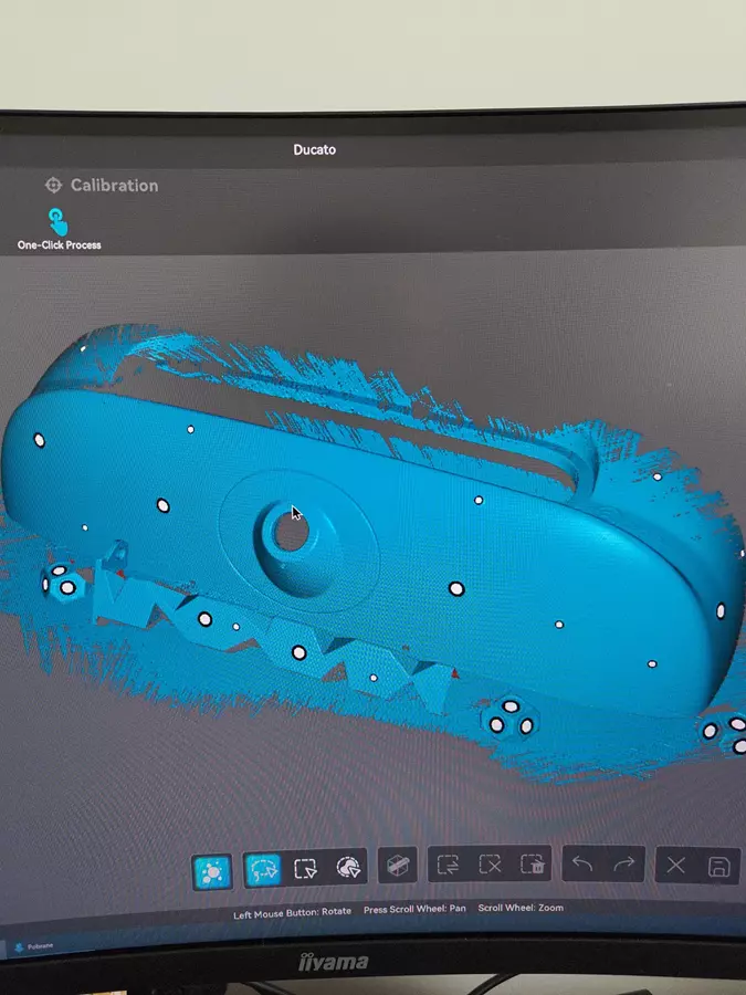 Skaner 3D podczas digitalizacji lampy tylnej Ducato
